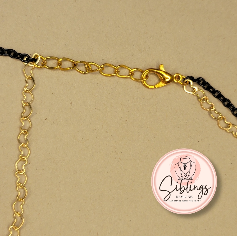 Necklace with black and golden charms - Picture 5 of 6